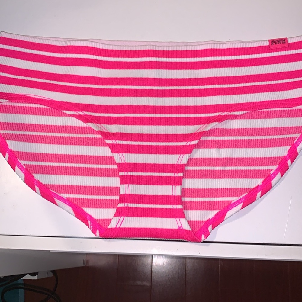 Victoria’s Secret pink 2 pair hip huggers nwt med - Picture 3 of 9
